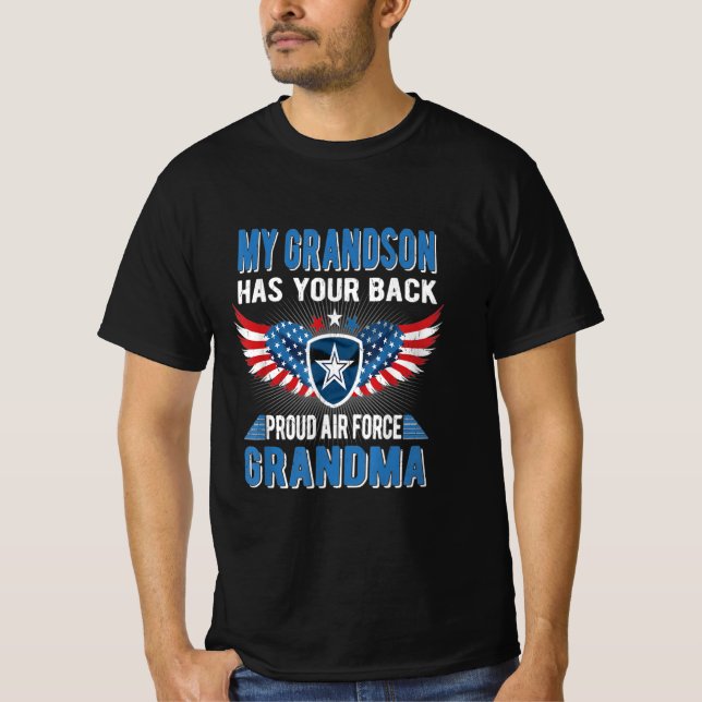 T-shirt Mon petit-fils a ton dos fière air grand cadeau (Devant)