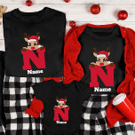 T-shirt Monogramme de Noël Personnalisé Avec Le Nom Funny<br><div class="desc">Élevez vos réunions de famille festives avec notre Monogramme de Noël Personnalisé avec le nom Funny Pyjama T-Shirt - un ajout délicieux à vos célébrations de vacances. Cette chemise de Noël personnalisée est parfaite pour créer des souvenirs durables et répandre la joie des vacances. Doté d'un monogramme avec des noms...</div>