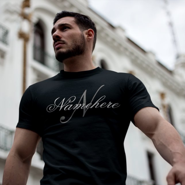 T-shirt Monogramme de nom noir et blanc personnalisé uniqu (Créateur téléchargé)