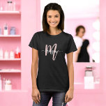 T-shirt Monogramme Design Moderne Pink<br><div class="desc">Faites une déclaration audacieuse avec le T-Shirt Monogram Stylish Modern Pink Business. Ce tee-shirt élégant et accrocheur présente une couleur rose vif chic et un monogramme contemporain, alliant professionnalisme et esprit personnel. Fabriqué en tissu doux et de haute qualité, il assure un confort tout au long de la journée et...</div>