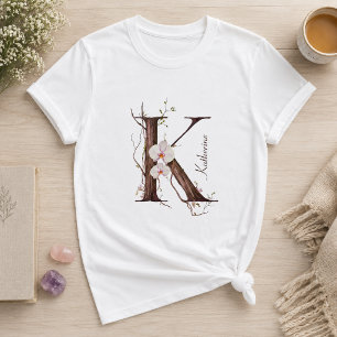 T-shirt Monogramme élégant "K" avec orchidées pastel et vi