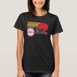 T-shirt Montagnes de banjo rétro et croquis de soleil styl
