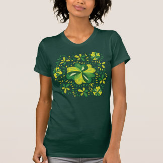 T-shirt Motif de trèfle irlandais vert