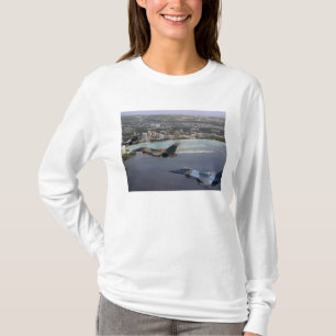 T-shirt Mouche de combat des Falcons trois F-16 dans la