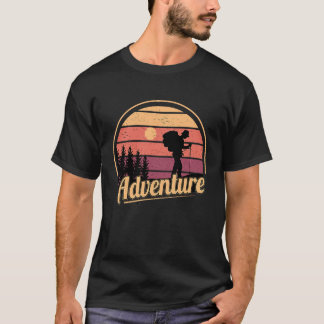 T-shirt Mountain and Lake Adventure Retro Sunset Randonnée