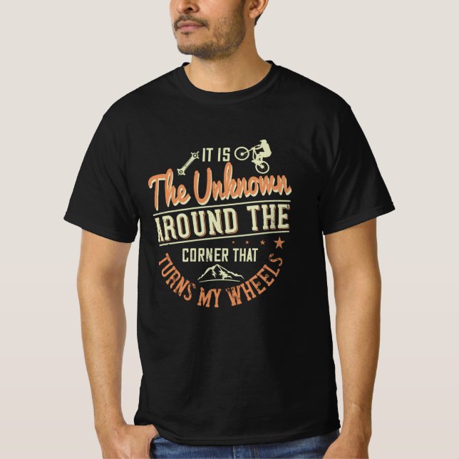 T-shirt MTB - C'Est L'Inconnu Autour Du Coin (Devant)