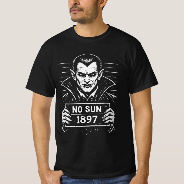 T-shirt Mugshot de Vampire – Pas de Soleil 1897 (Devant)