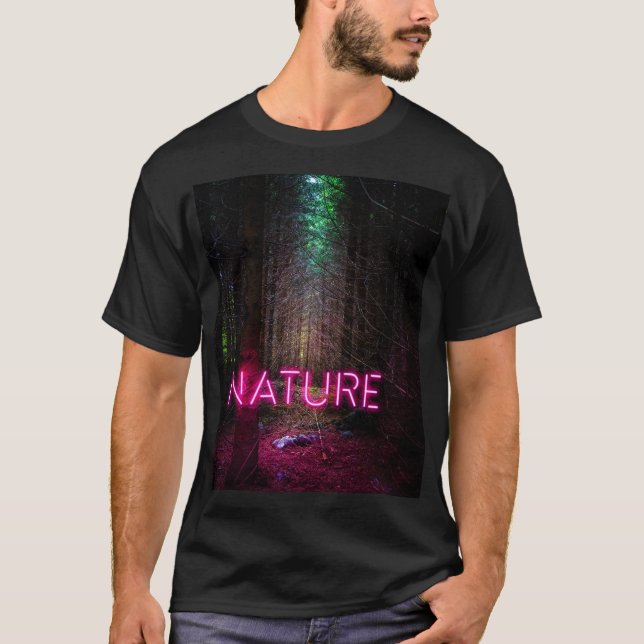 T-shirt Mystère forêt d'épinette nature néon magenta signe (Devant)