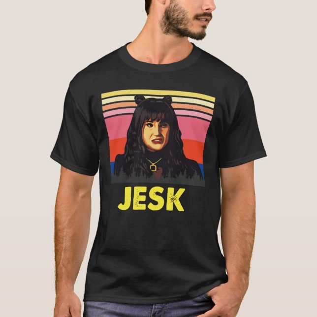 T-shirt Nadja Jesk Ce que nous faisons dans les ombres Vin (Devant)