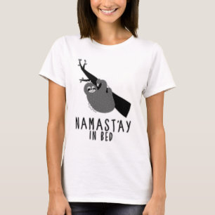 T-shirt namast'ay dans la paresse de lit