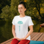 T-shirt Namaste Black Lotus Flower Script moderne<br><div class="desc">Namaste Lotus Flower Script moderne Sports Fitness Yoga T-Shirts femmes dispose d'une fleur de lotus avec le texte "namaste" dans le script de calligraphie à lettres modernes. Un cadeau parfait pour les amis et la famille pour l'anniversaire, Noël, Fête des Mères, les meilleurs amis, les amateurs de yoga, de fitness...</div>