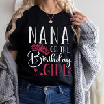 T-shirt Nana de l'équipe de filles d'anniversaire<br><div class="desc">Vous cherchez une façon unique de montrer votre soutien à la fête d’anniversaire de votre famille? Ne cherchez pas plus loin que notre chemise de l'équipe d'anniversaire Nana of the Birthday Girl ! Nos chemises personnalisées sont parfaites pour célébrer avec tout le monde dans votre vie. Que vous soyez en...</div>