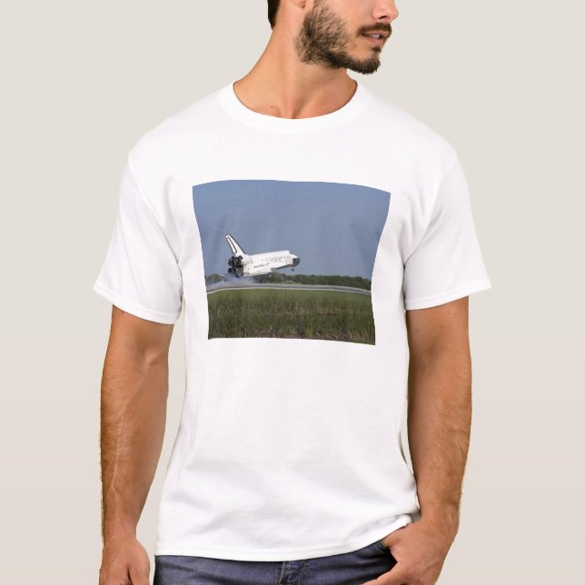 T-shirt Navette spatiale Découverte atterrit sur la piste  (Devant)
