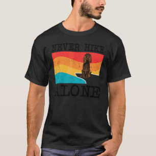 T-shirt Ne jamais faire de randonnée seul Boykin Spaniel G