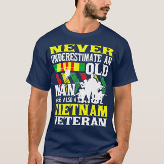 T-shirt Ne jamais sous-estimer un vieil homme patriotique