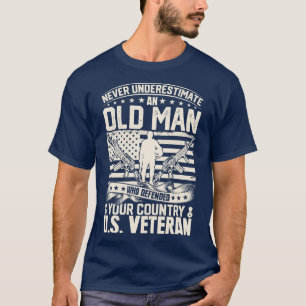 T-shirt Ne jamais sous-estimer un vieil homme qui défend v