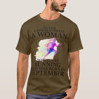 T-shirt Ne jamais sous-estimer une femme qui aime courir e