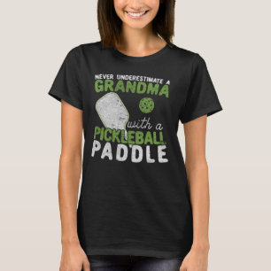 T-shirt Ne jamais sous-estimer une grand-mère avec un bal