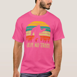 T-shirt Ne laissez pas de trace Bigfoot Randonnée Camping