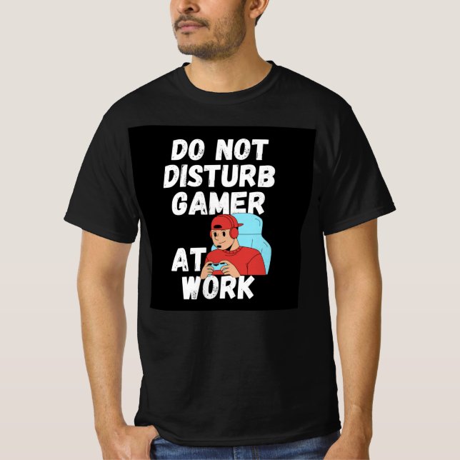 T-shirt Ne méfiez pas le joueur au travail (Devant)