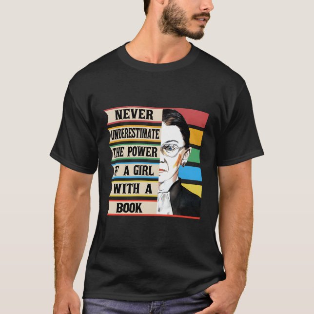 T-shirt Ne Sous-Estimez Jamais Le Pouvoir D'Un Livre (Devant)