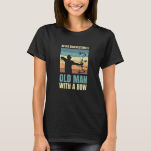 T-shirt Ne sous-estimez jamais le vieil homme à la bow