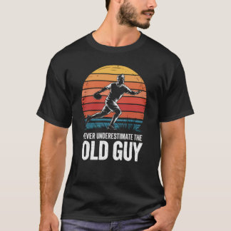 T-shirt Ne Sous-Estimez Jamais Le Vieux Guy Ultimate Frisb
