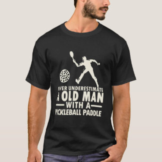 T-shirt Ne sous-estimez jamais les vieux avec du cornichon