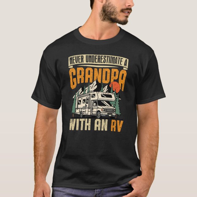 T-shirt Ne Sous-Estimez Jamais Un Grand-Père Avec Un RV (Devant)