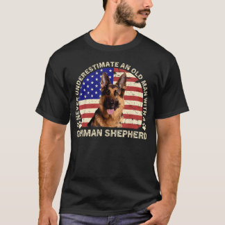 T-shirt Ne sous-estimez jamais un vieil homme avec un Alle