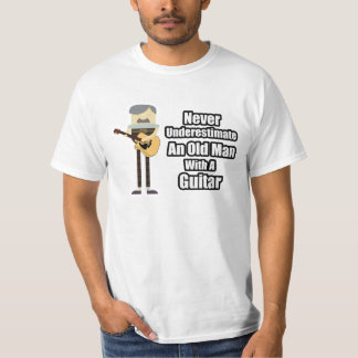 T-shirt Ne sous-estimez jamais un vieil homme avec une