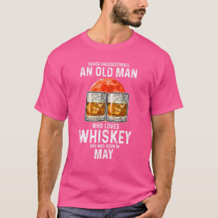 T-shirt Ne sous-estimez jamais un vieil homme qui aime le