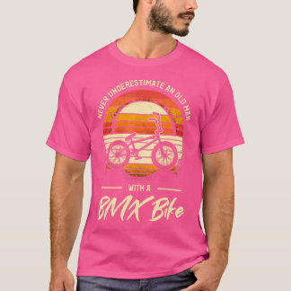 T-shirt Ne Sous-Estimez Jamais Un Vieux Homme Avec Un Vélo