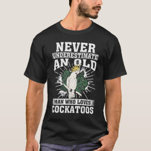 T-shirt Ne Sous-Estimez Jamais Un Vieux Homme Qui Aime Les