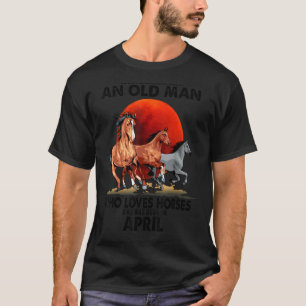 T-shirt Ne Sous-Estimez Jamais Un Vieux Homme Qui Aime Les