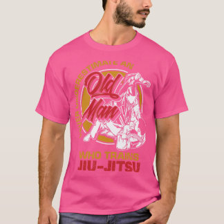 T-shirt Ne Sous-Estimez Jamais Un Vieux Homme Qui Entraîne