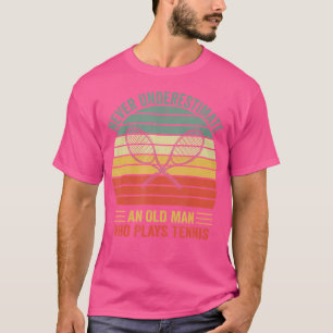T-shirt Ne Sous-Estimez Jamais Un Vieux Homme Qui Joue Au
