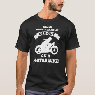T-shirt ne sous-estimez jamais un vieux type sur une pièc