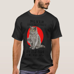 T-shirt Ne Sous-Estimez Jamais Une Vieille Femme Avec Un C