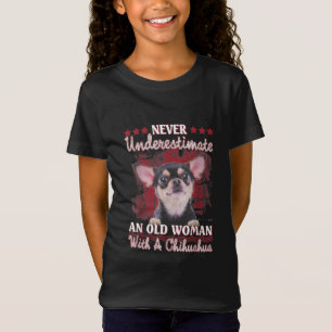 T-Shirt Ne Sous-Estimez Jamais Une Vieille Femme Avec Un C
