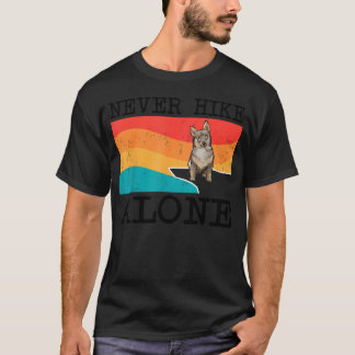 T-shirt Never Hiking Alone Swedish Vallhund