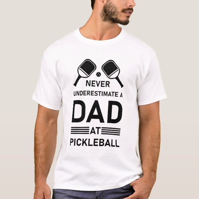 T-shirt Never underestimate (Devant)