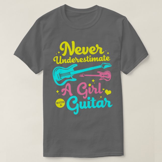 T-shirt Never Underestimate A Girl (Design devant)