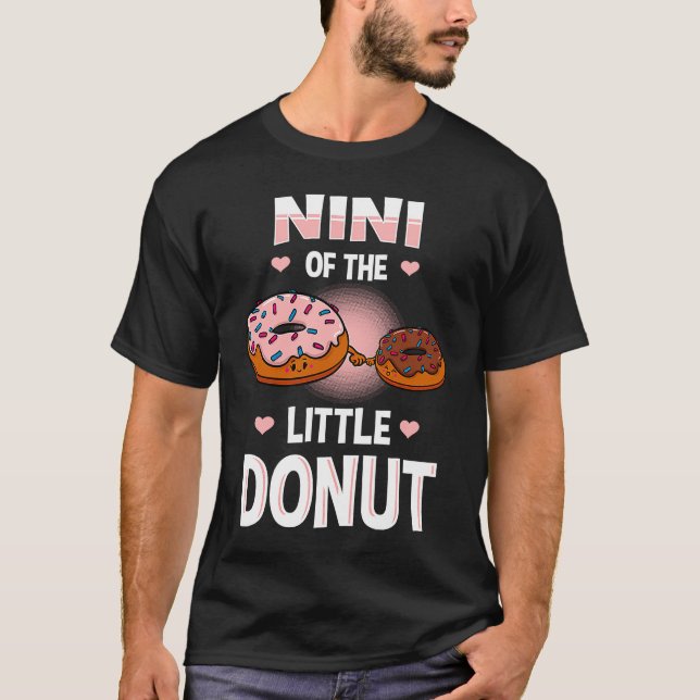 T-shirt Nini De La Petite Donut, Annonce De La Révélation  (Devant)