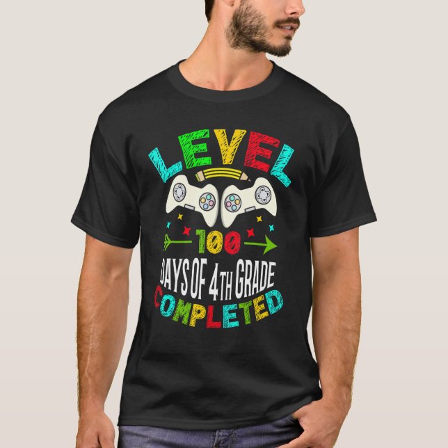 T-shirt Niveau 100 Jours De 4E Année Complété Élémentaire  (Devant)