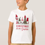 T-shirt Noël Drôle Avec Mes Gnomies Vacances Enfants<br><div class="desc">Ce T-shirt pour enfants amusant comporte cinq gnomes de Noël, dont deux plus grands que les autres. Le texte moderne et élégant dit : "NOËL avec mes Gnomies." Célébrez la saison des fêtes avec vos gens préférés et avec des chemises pour tout le monde! Idéal pour une fête de Noël...</div>