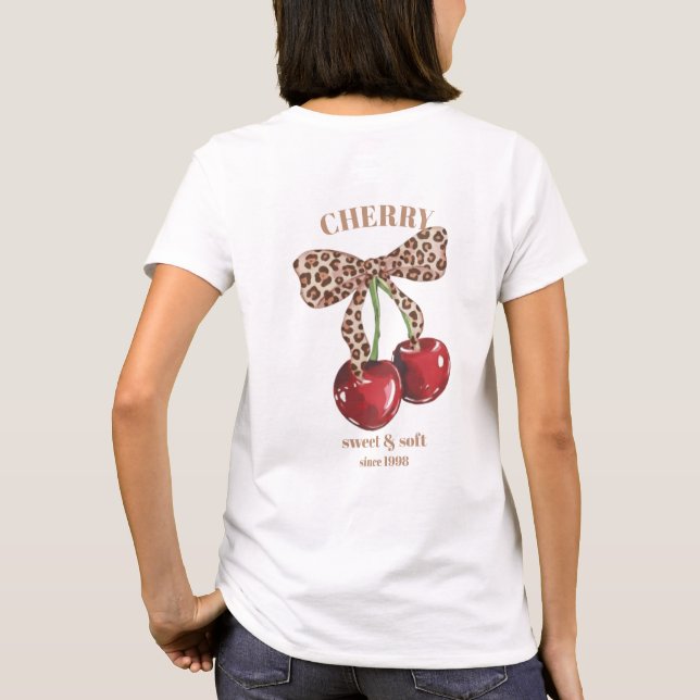 T-shirt Nœud Papillon Rétro Léopard Cerise Douce & Douille (Dos)