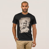 T-shirt noir de Mahatma Gandhi (Devant entier)
