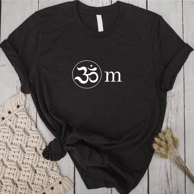 T-shirt noir minimaliste Zen Om (Créateur téléchargé)