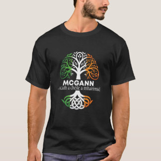 T-shirt Nom de famille irlandais McGann Racines celtiques